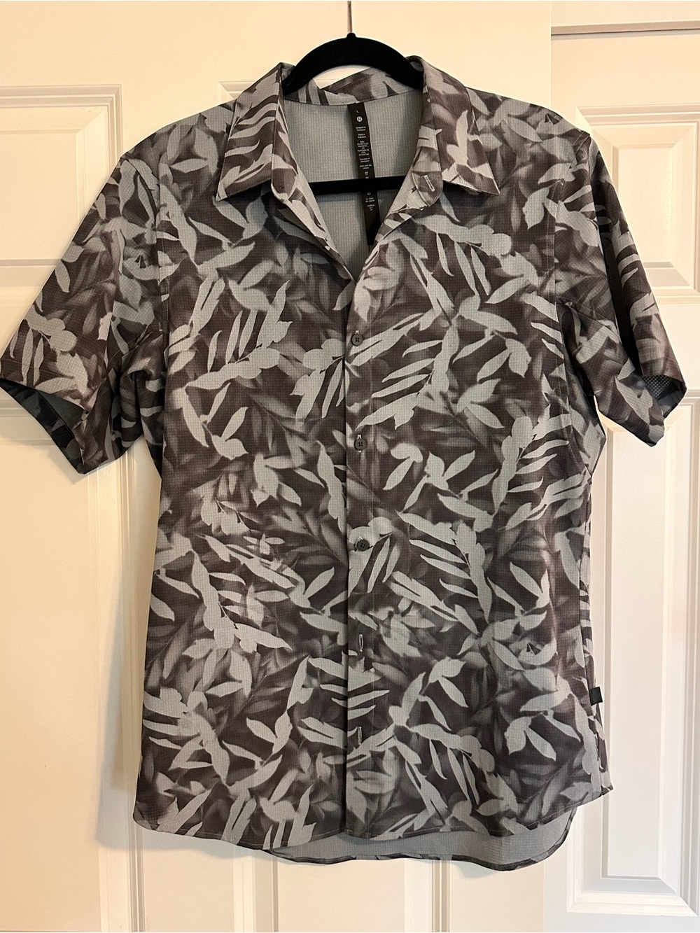 lululemon athletica Gray Leaf-Print Short Sleeve Button-Down Shirt